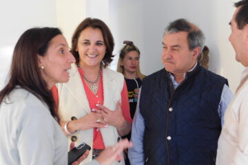 Dra. Cecilia Eguiluz, Min. Raúl Lozano, Arq. Florencia Arbeleche y Rody Macías